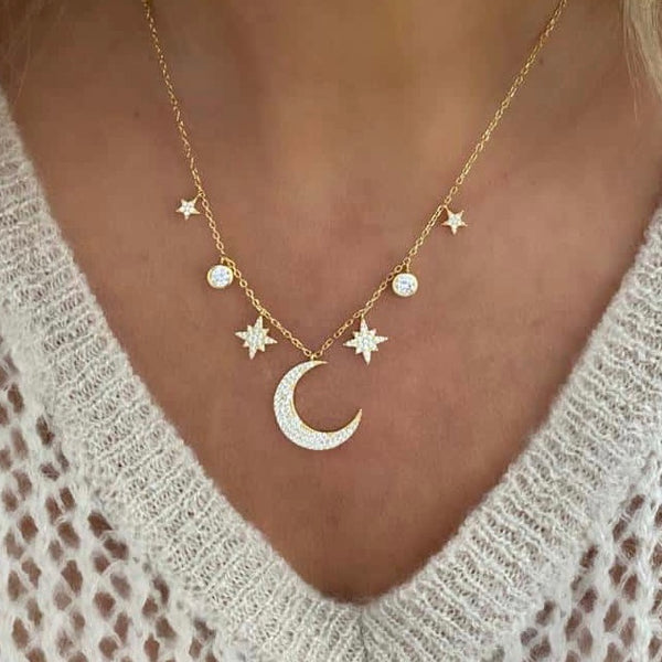 Wendy Moon Necklace Gold
