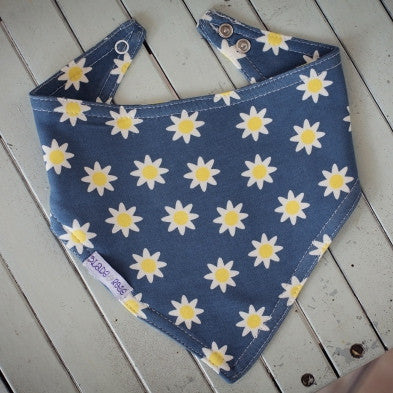 Daisy Bandana Bib