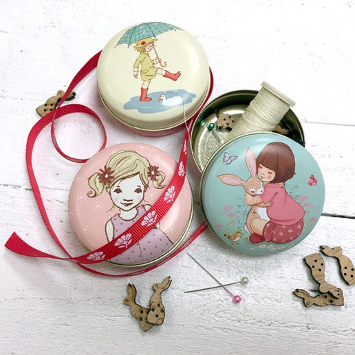 Belle & Boo Birthday Hugs Pocket Tin Set