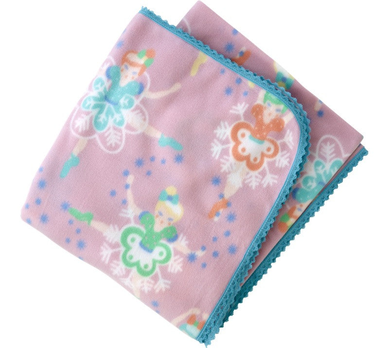 This soft fleece is decorated with a ballerina print and a crochet lace trim.  It’s the perfect size for keeping baby cosy in the pram or wrapping up warm inside.   Designed and manufactured by RICE of Denmark. Material: 100% polyester.  Dimensions: 100cm x 75cm.